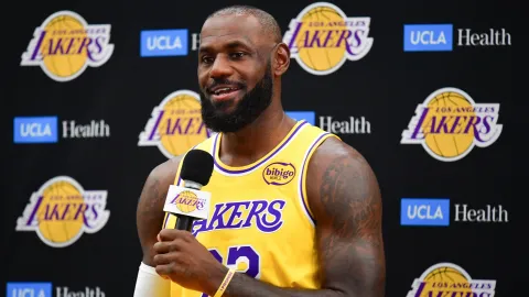 LeBron James ‘Done’ With Lakers? Shocking Prediction Says King Will Retire Sooner Than Anyone Thinks