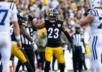 Steelers CB Darius Slay Suffers Concussion in Loss to Chargers